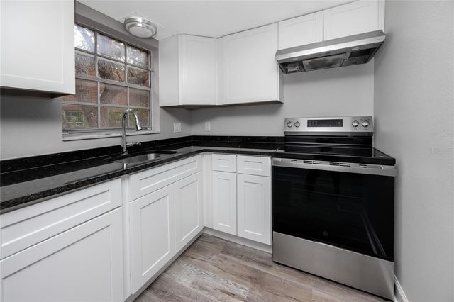 8345 13TH STREET N B, St Petersburg, FL 33702