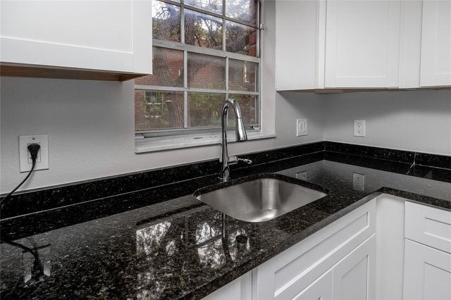 8345 13TH STREET N B, St Petersburg, FL 33702