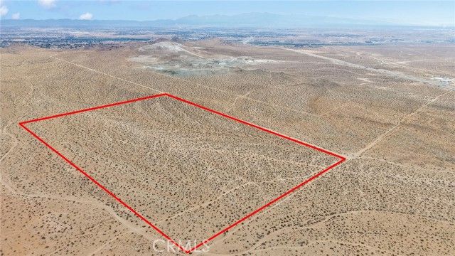 1111 Los Padres Road, Apple Valley, CA 92307