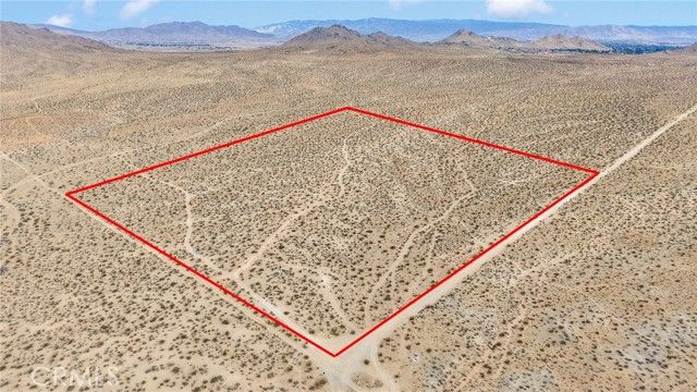 1111 Los Padres Road, Apple Valley, CA 92307