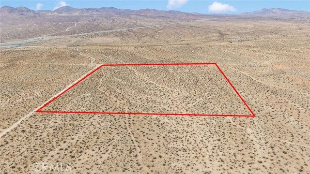 1111 Los Padres Road, Apple Valley, CA 92307