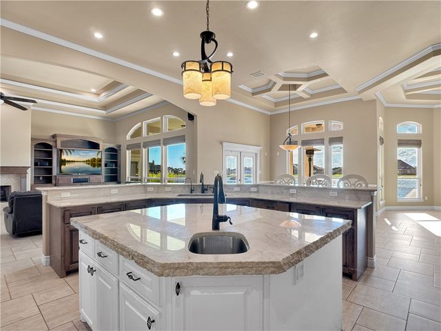 6209 Lago Vista Dr, Corpus Christi, TX 78414