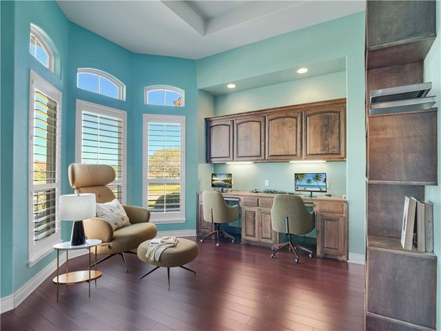 6209 Lago Vista Dr, Corpus Christi, TX 78414