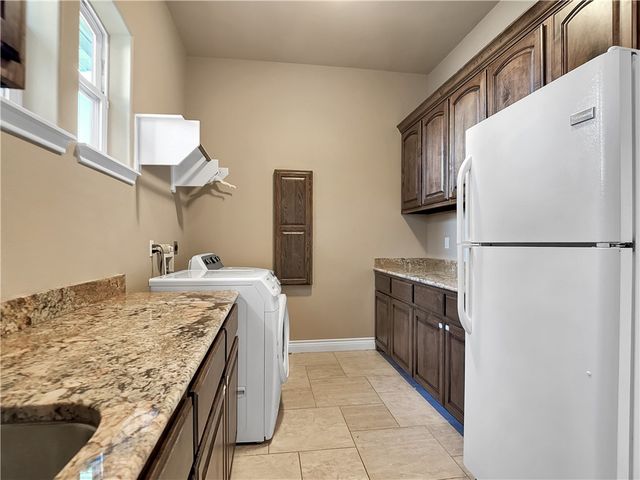 6209 Lago Vista Dr, Corpus Christi, TX 78414