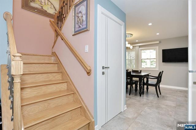 10 Chris Court, Fair Lawn, NJ 07410