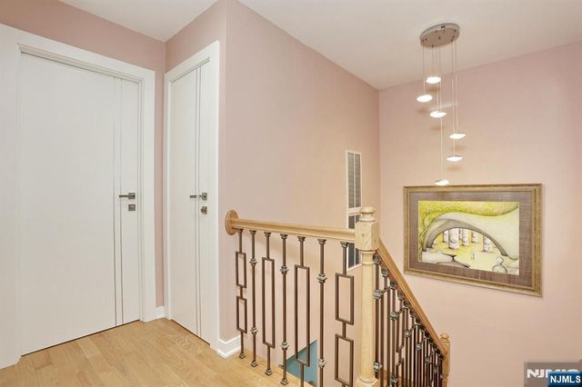 10 Chris Court, Fair Lawn, NJ 07410