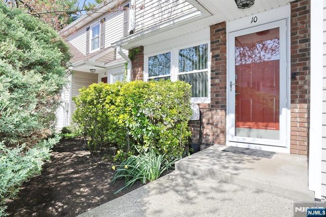 10 Chris Court, Fair Lawn, NJ 07410