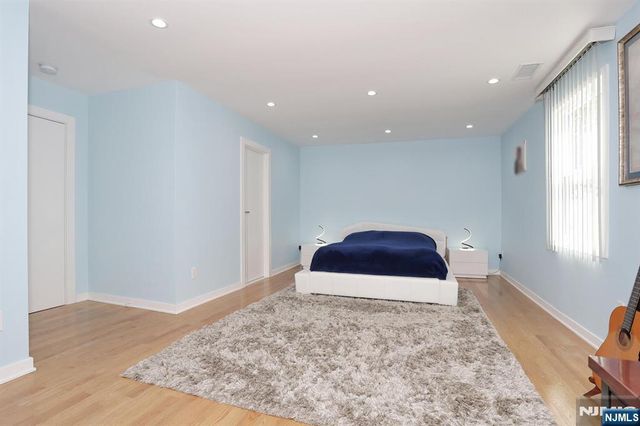 10 Chris Court, Fair Lawn, NJ 07410