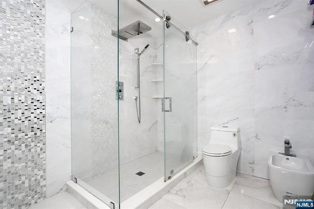10 Chris Court, Fair Lawn, NJ 07410