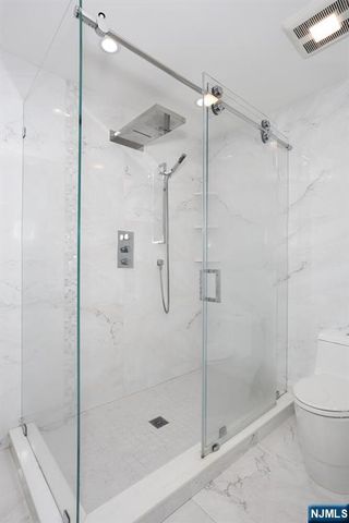 10 Chris Court, Fair Lawn, NJ 07410