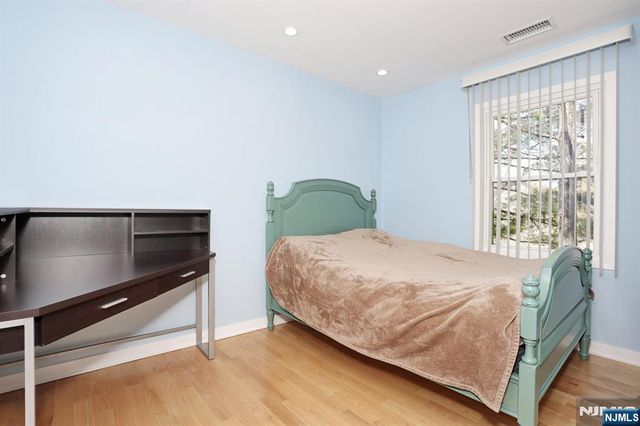 10 Chris Court, Fair Lawn, NJ 07410