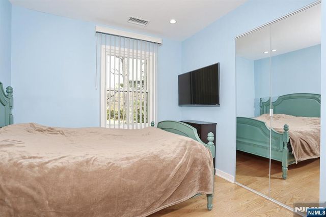 10 Chris Court, Fair Lawn, NJ 07410