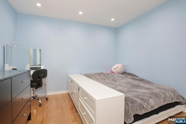 10 Chris Court, Fair Lawn, NJ 07410