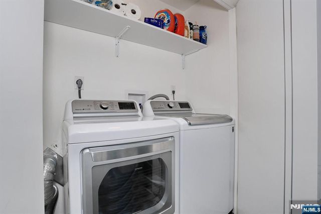 10 Chris Court, Fair Lawn, NJ 07410
