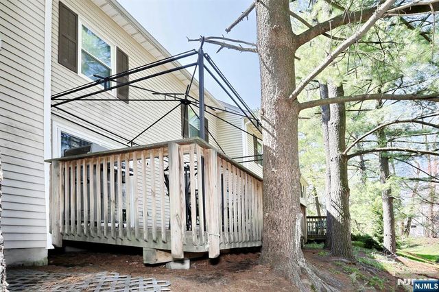 10 Chris Court, Fair Lawn, NJ 07410