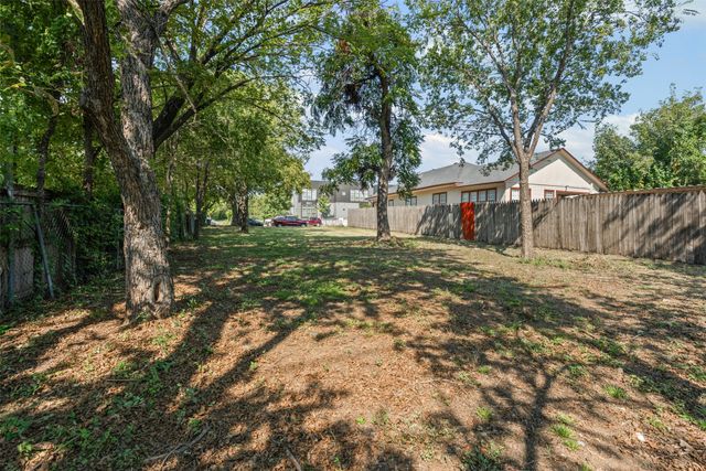 1417 S Jennings Avenue, Fort Worth, TX 76104