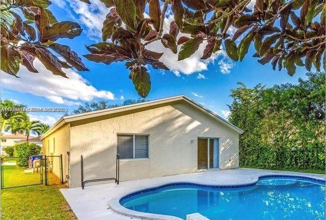 1213 SW 46th Way, Deerfield Beach, FL 33442