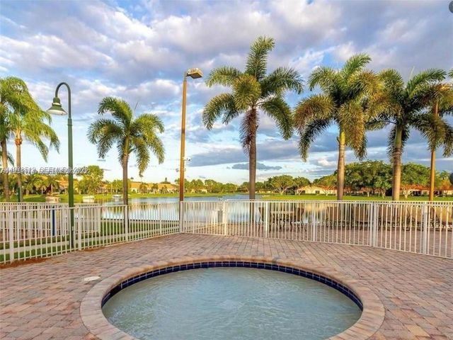 1213 SW 46th Way, Deerfield Beach, FL 33442