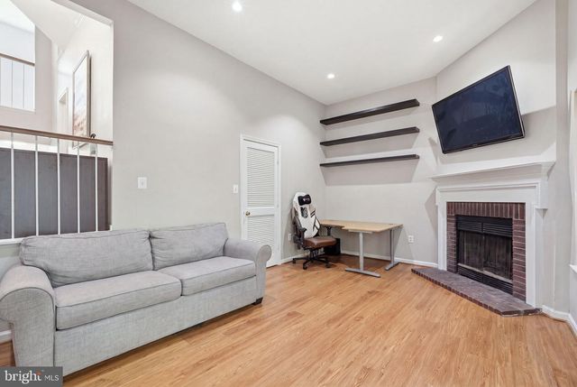 44040 GALA CIR, Ashburn, VA 20147