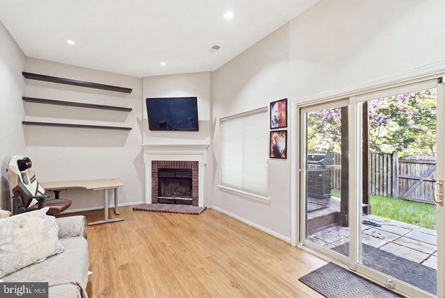 44040 GALA CIR, Ashburn, VA 20147