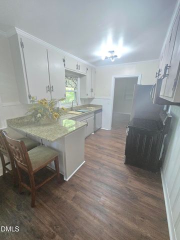 438 Dudley Street, Burlington, NC 27217