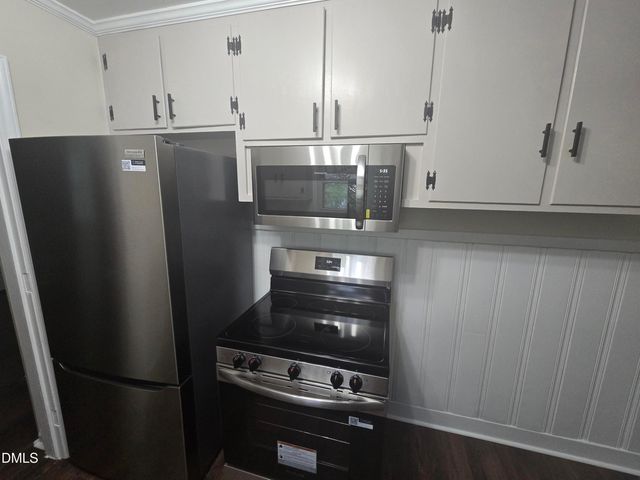 438 Dudley Street, Burlington, NC 27217