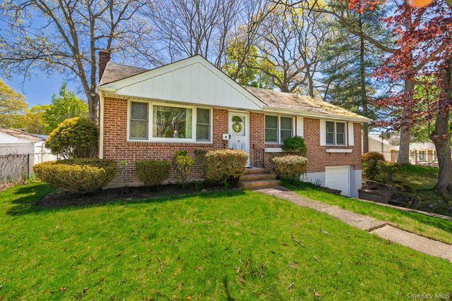 9 Gold Street, Kings Park, NY 11754