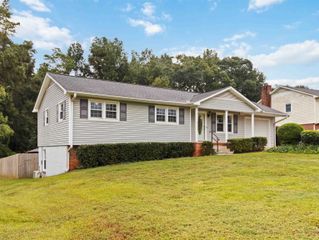 238 River Forest Drive, Boiling Springs, SC 29316