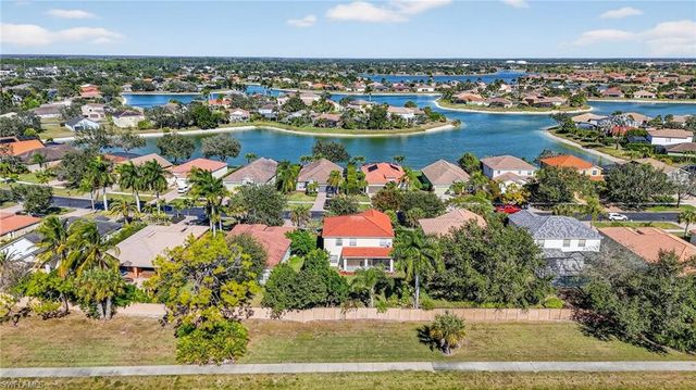 2787 Orange Grove TRL E, Naples, FL 34120