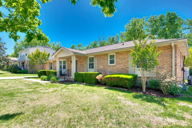 7453 Harrow Dr, Nashville, TN 37221