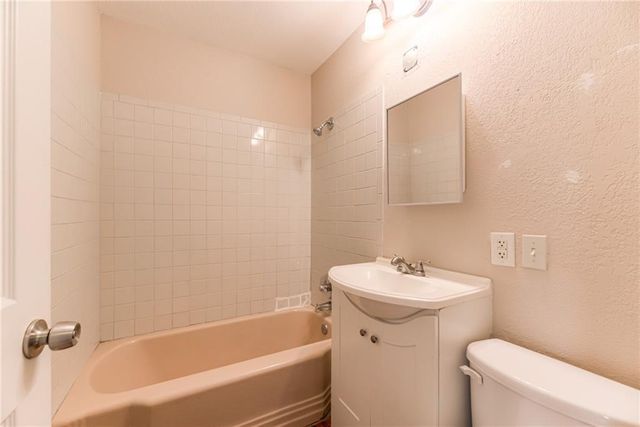 9200 E 87th Street, Raytown, MO 64138