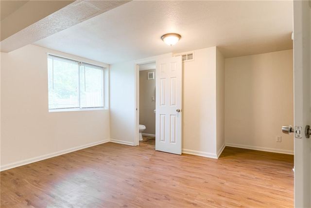 9200 E 87th Street, Raytown, MO 64138