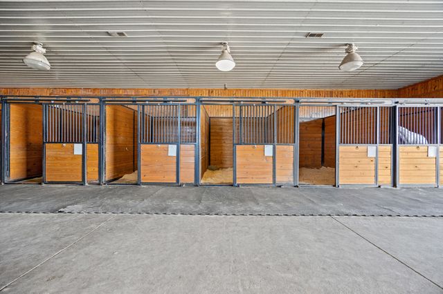 4487 Louisville Road, Salvisa, KY 40372