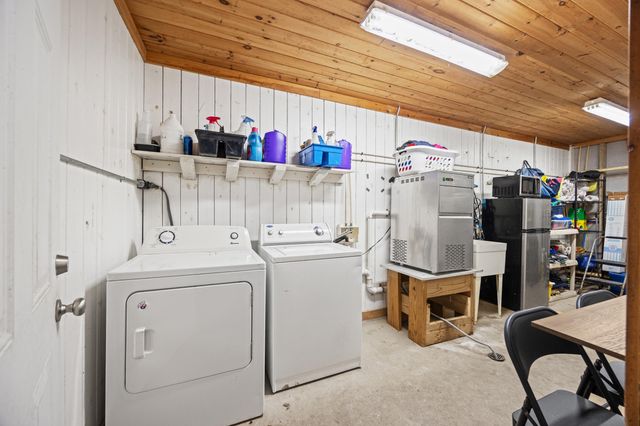 4487 Louisville Road, Salvisa, KY 40372