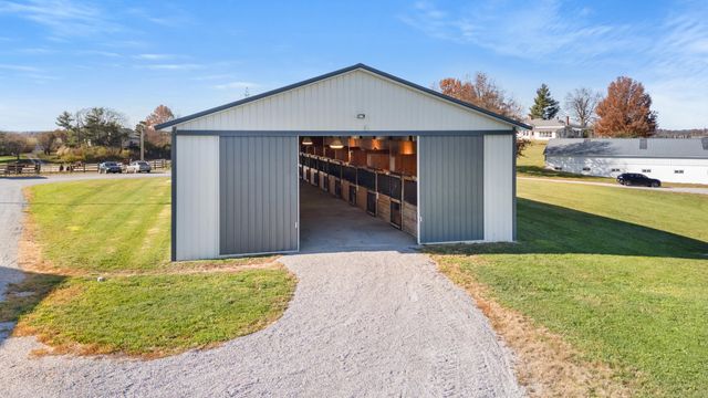 4487 Louisville Road, Salvisa, KY 40372
