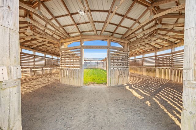 4487 Louisville Road, Salvisa, KY 40372