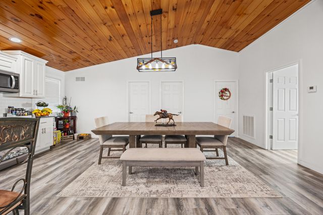 4487 Louisville Road, Salvisa, KY 40372