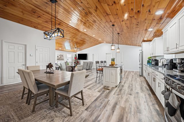 4487 Louisville Road, Salvisa, KY 40372