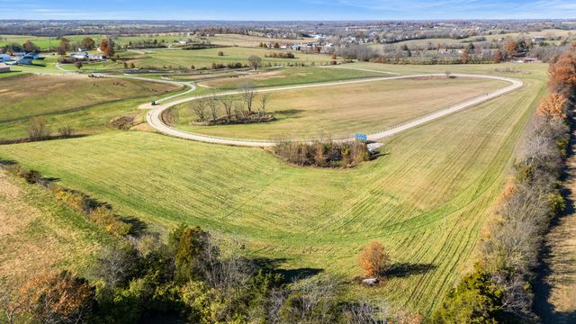 4487 Louisville Road, Salvisa, KY 40372