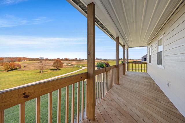 4487 Louisville Road, Salvisa, KY 40372