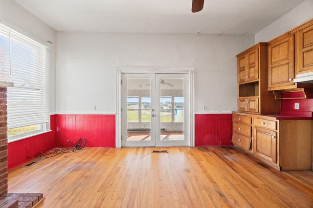 4487 Louisville Road, Salvisa, KY 40372