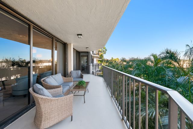 859 Jeffery Street 306, Boca Raton, FL 33487