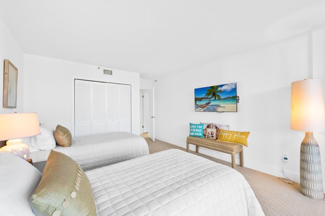 859 Jeffery Street 306, Boca Raton, FL 33487