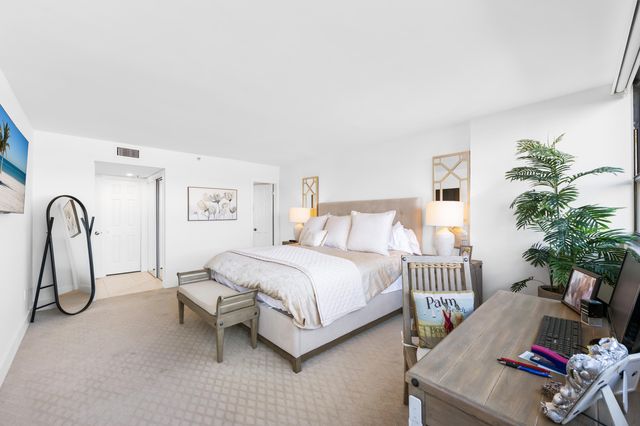 859 Jeffery Street 306, Boca Raton, FL 33487