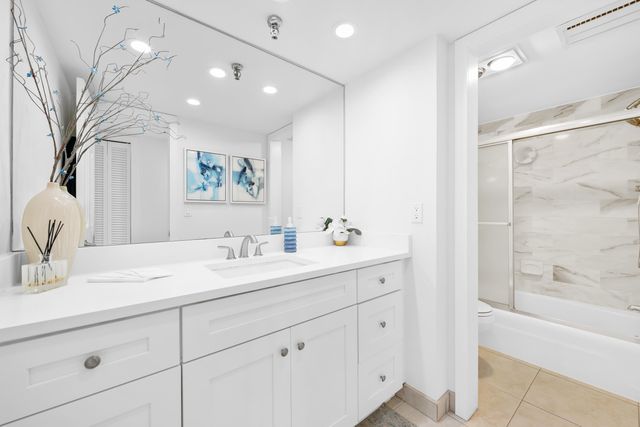 859 Jeffery Street 306, Boca Raton, FL 33487