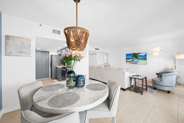 859 Jeffery Street 306, Boca Raton, FL 33487