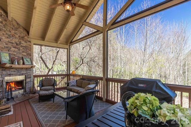 98 Mill Pond Drive, Tuckasegee, NC 28783
