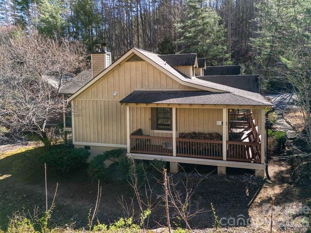 98 Mill Pond Drive, Tuckasegee, NC 28783