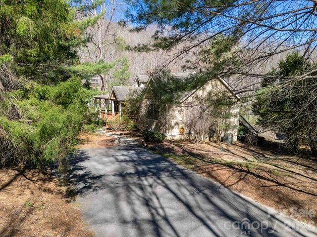 98 Mill Pond Drive, Tuckasegee, NC 28783