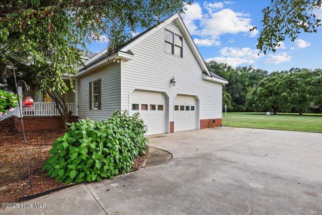 8622 Carter Grove Drive, Elm City, NC 27822